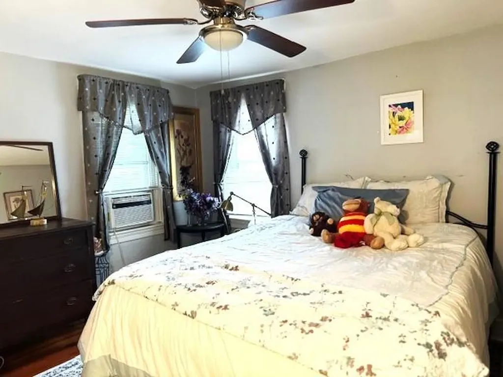 23 Rock Street Bristol RI 02809