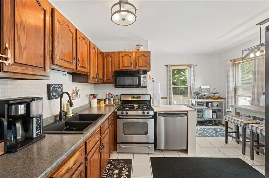160 Crawford Street Woonsocket RI 02895