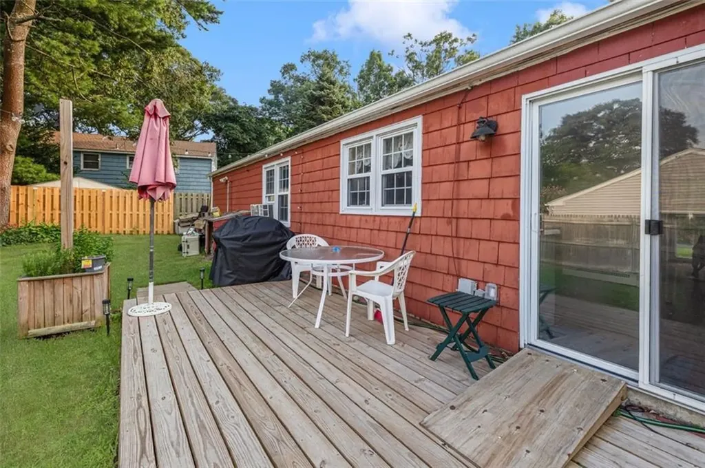 70 Broadbent Street Warwick RI 02886