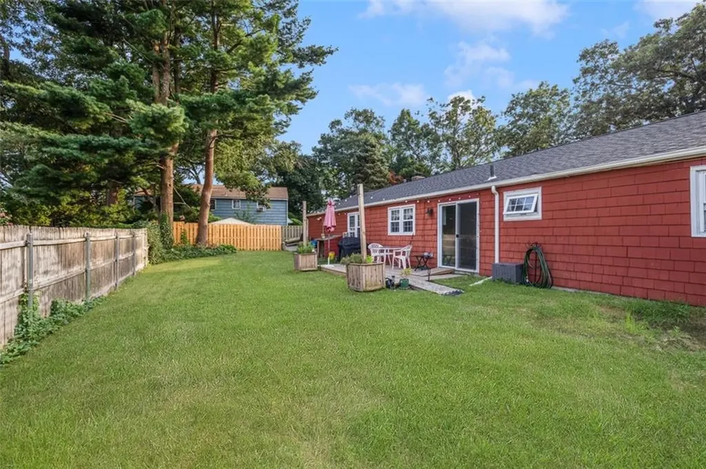 70 Broadbent Street Warwick RI 02886