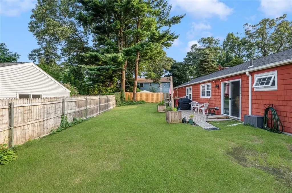 70 Broadbent Street Warwick RI 02886
