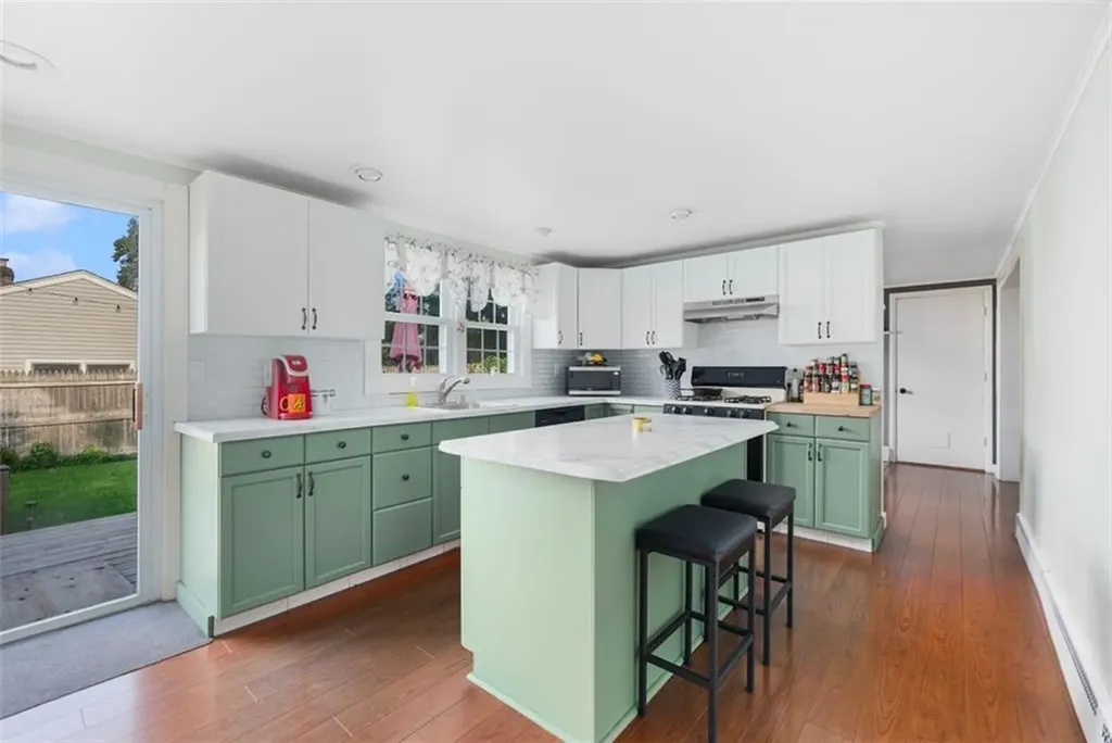 70 Broadbent Street Warwick RI 02886