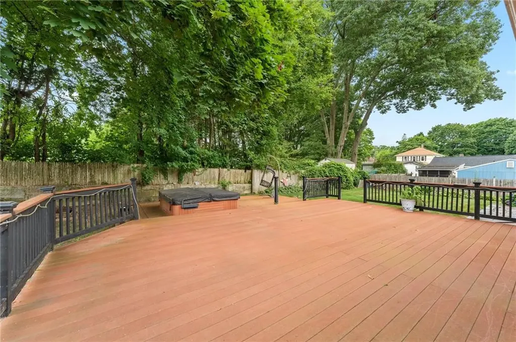 132 Avenue B Woonsocket RI 02895