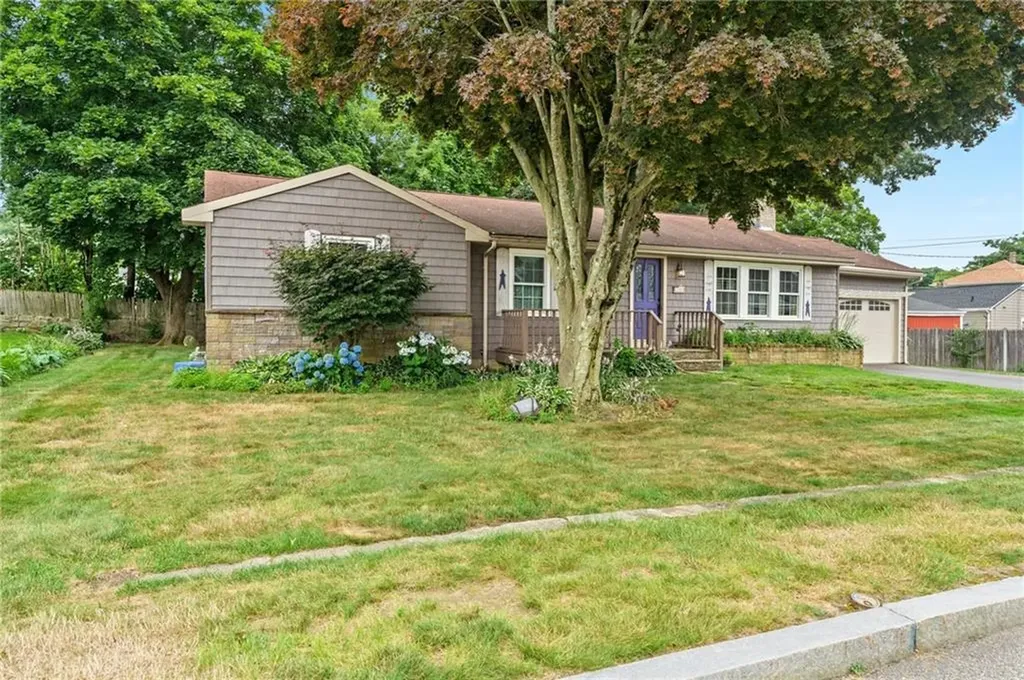 132 Avenue B Woonsocket RI 02895
