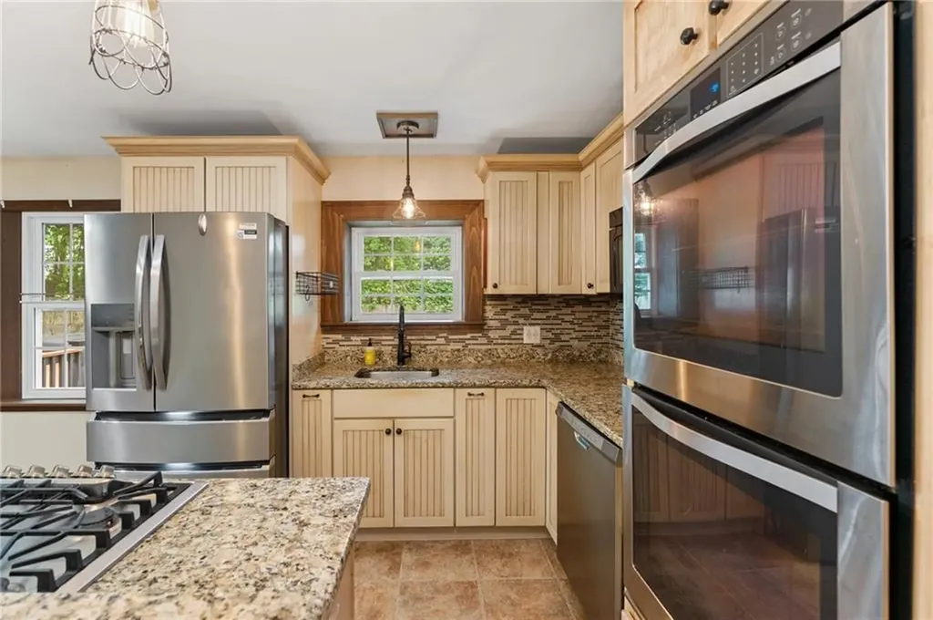 132 Avenue B Woonsocket RI 02895