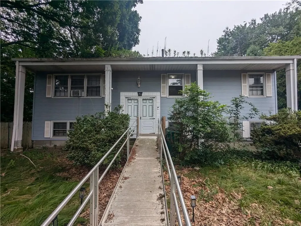 4 Waterview Avenue Warwick RI 02889