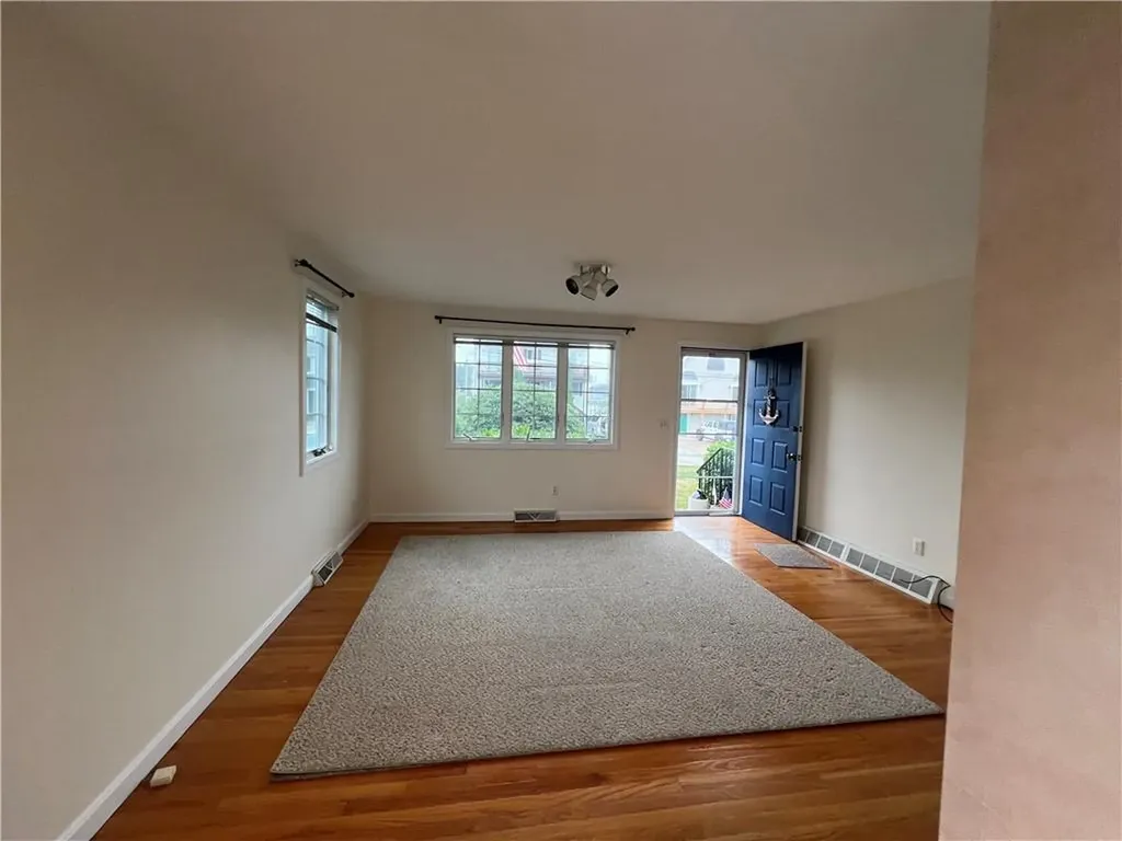 4 White Cap Road Narragansett RI 02882