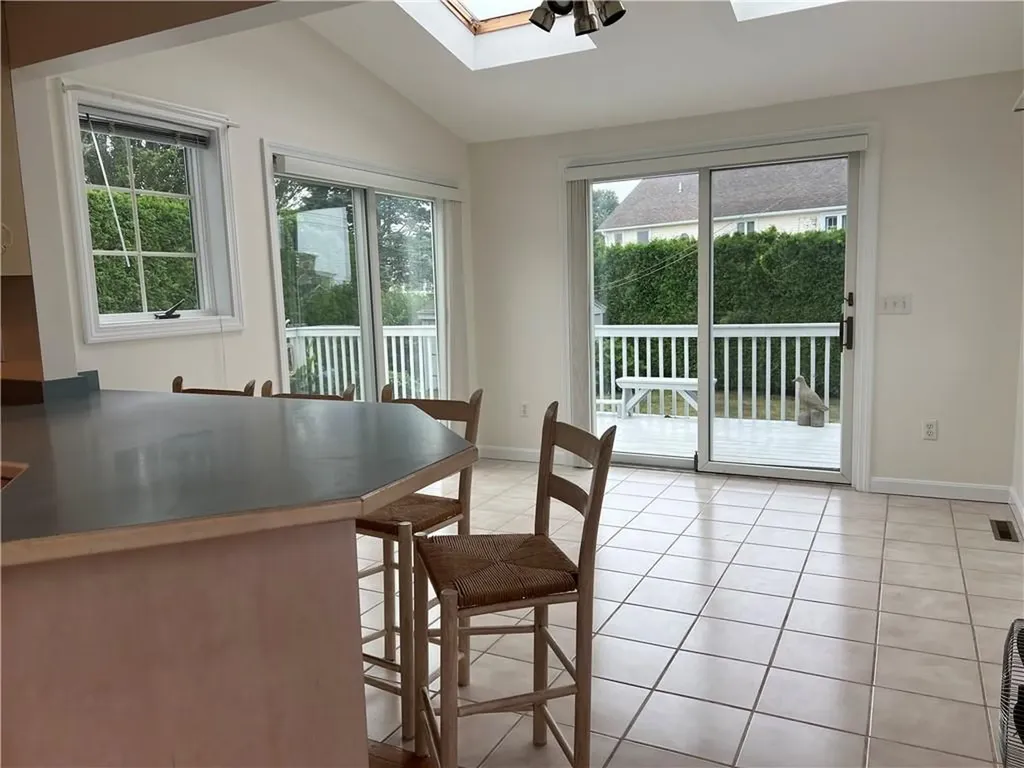 4 White Cap Road Narragansett RI 02882