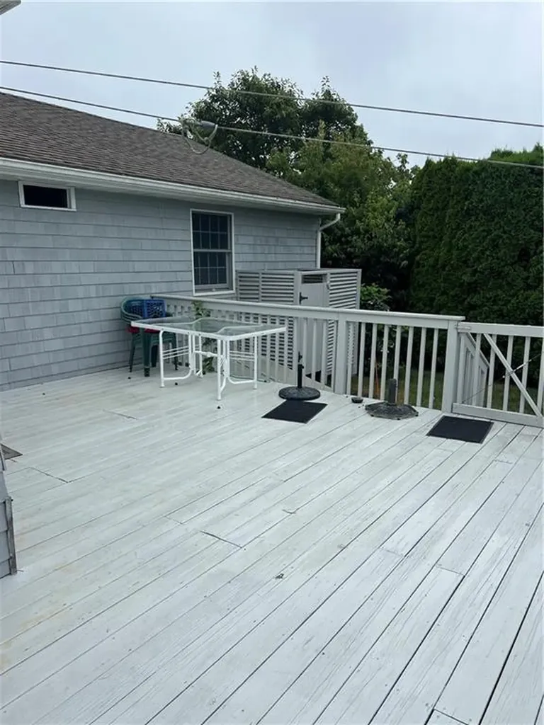 4 White Cap Road Narragansett RI 02882