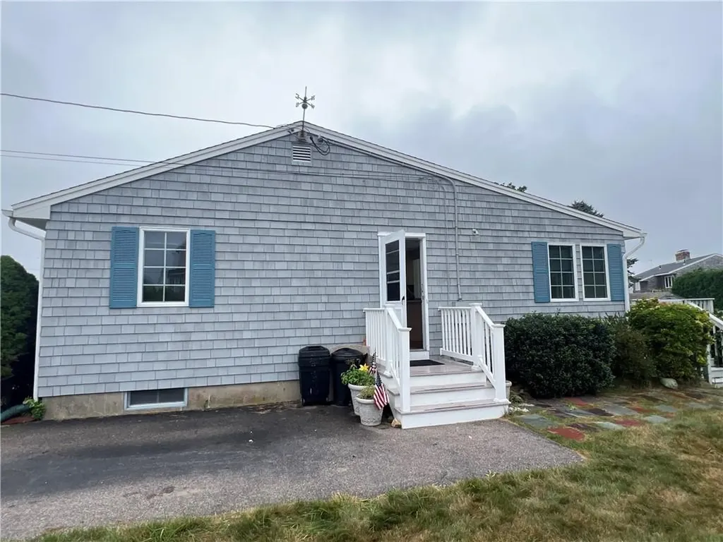 4 White Cap Road Narragansett RI 02882
