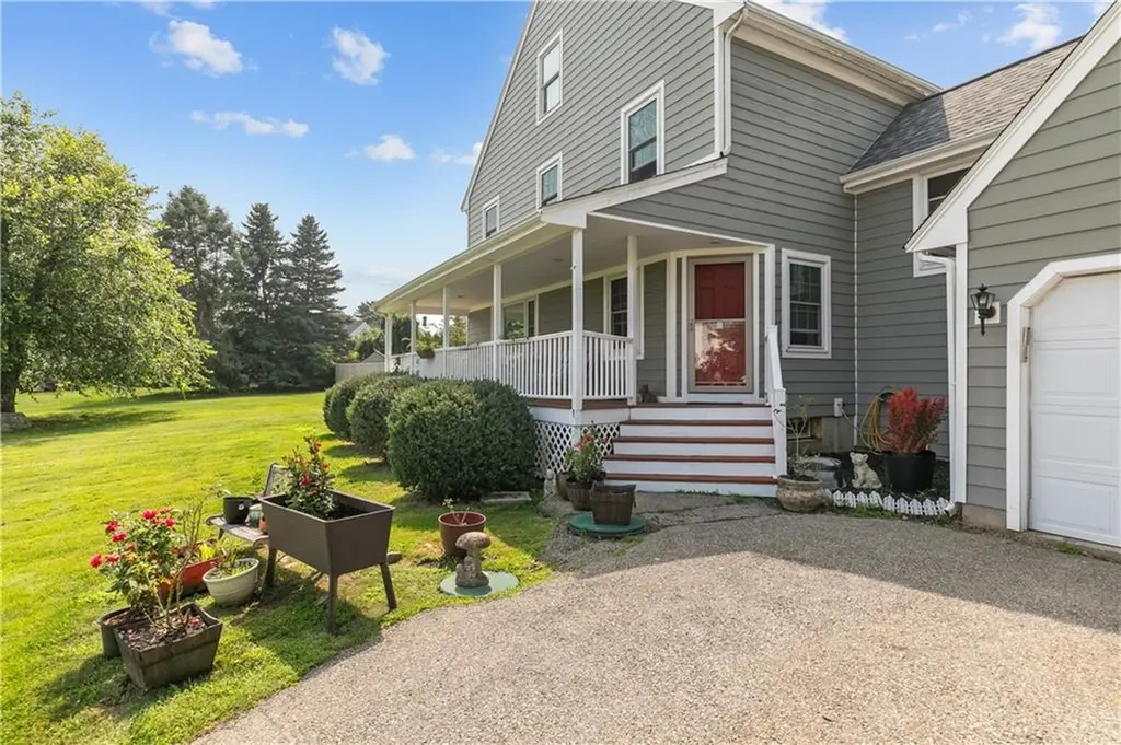192 Spring Hill Road Portsmouth RI 02871