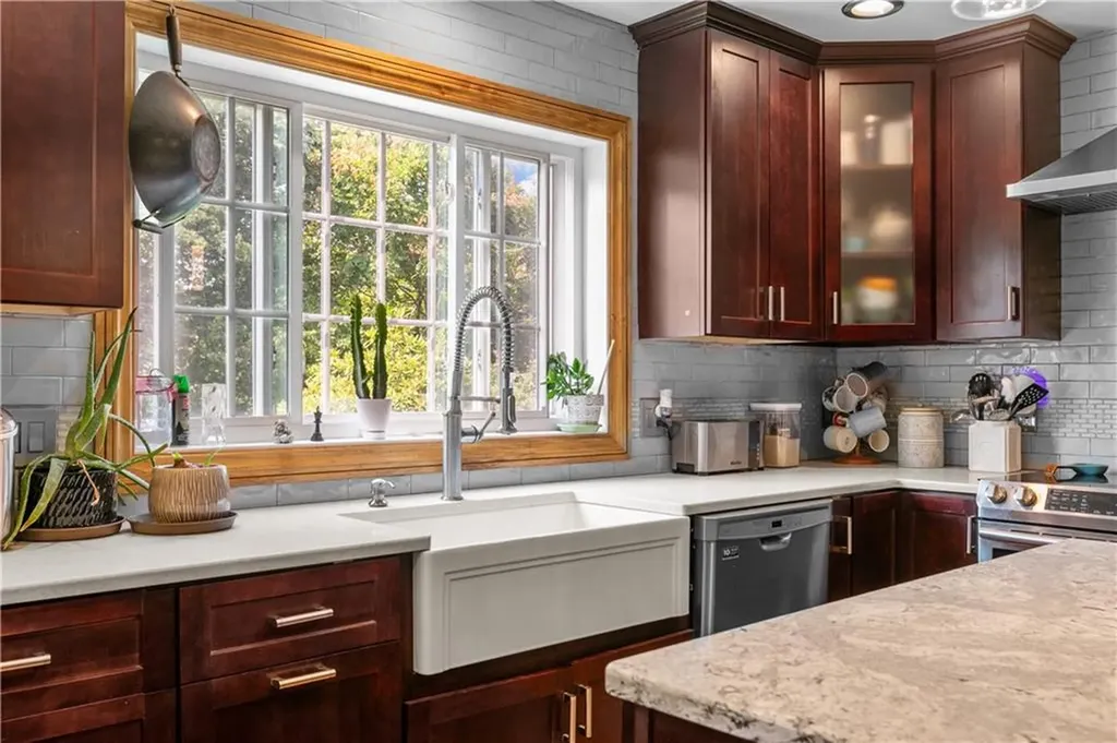 192 Spring Hill Road Portsmouth RI 02871