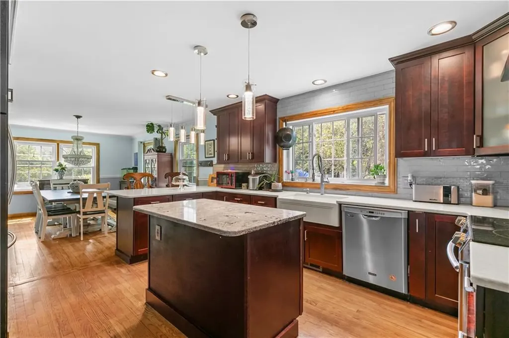 192 Spring Hill Road Portsmouth RI 02871