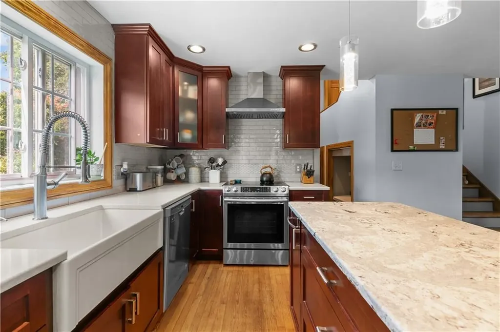 192 Spring Hill Road Portsmouth RI 02871
