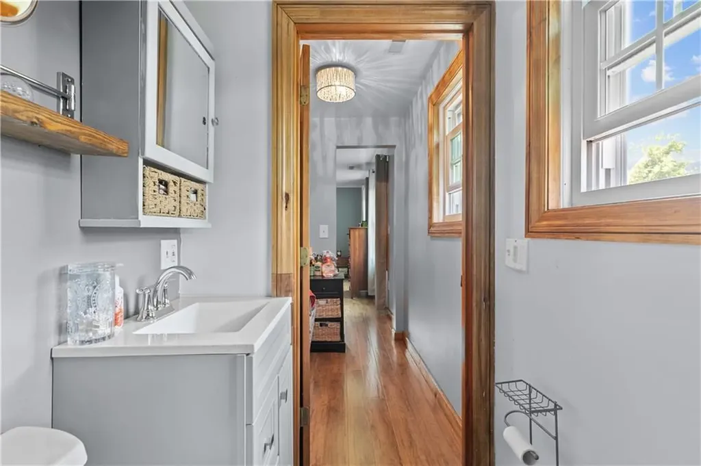 192 Spring Hill Road Portsmouth RI 02871