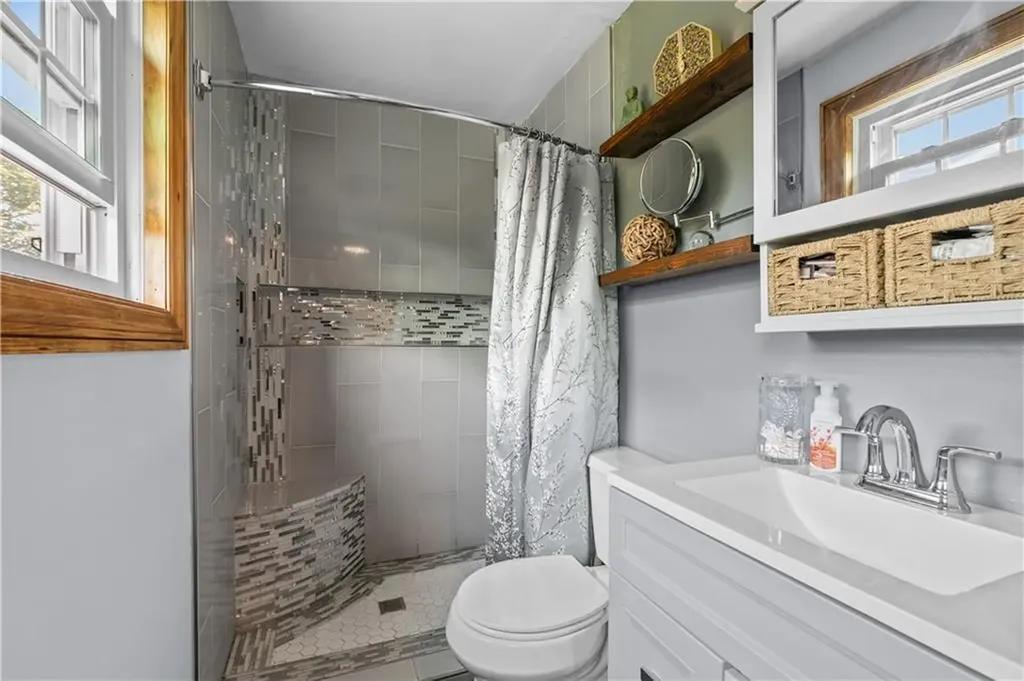 192 Spring Hill Road Portsmouth RI 02871