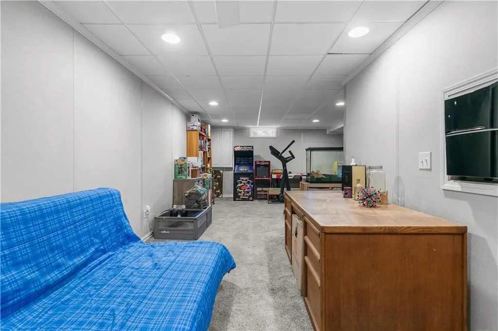 192 Spring Hill Road Portsmouth RI 02871