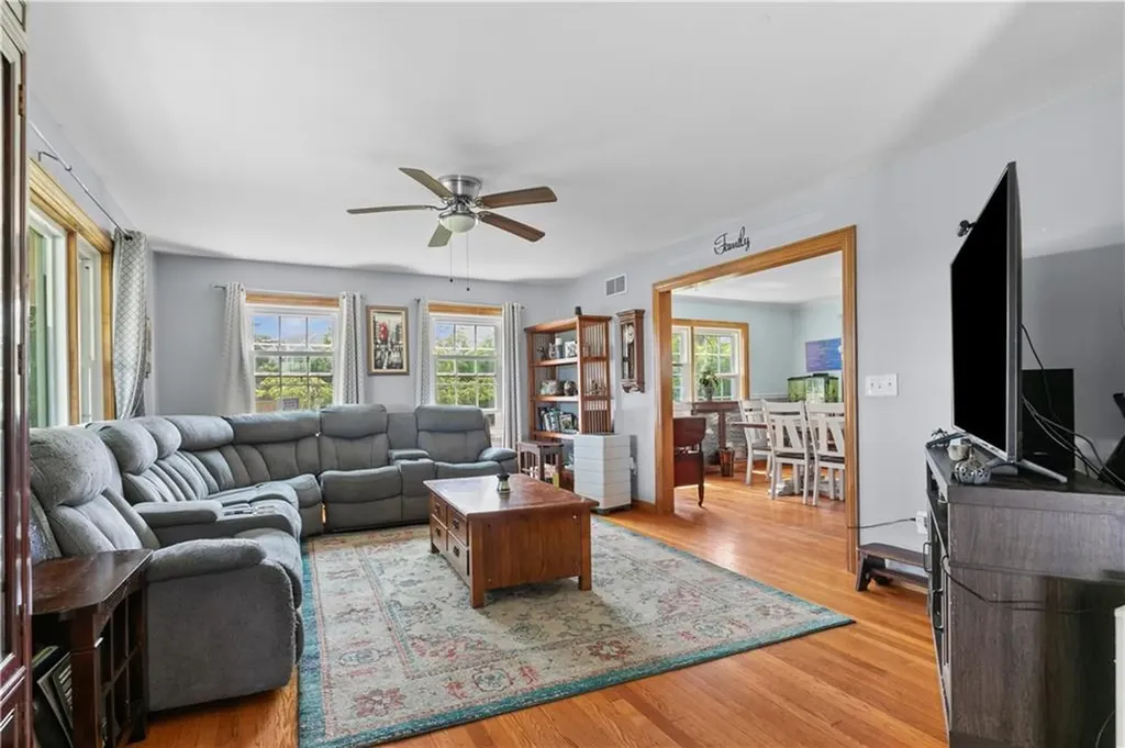 192 Spring Hill Road Portsmouth RI 02871