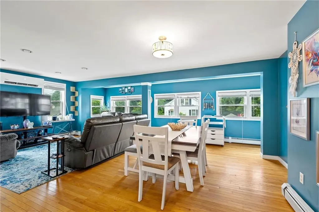23 Earl Street West Warwick RI 02893