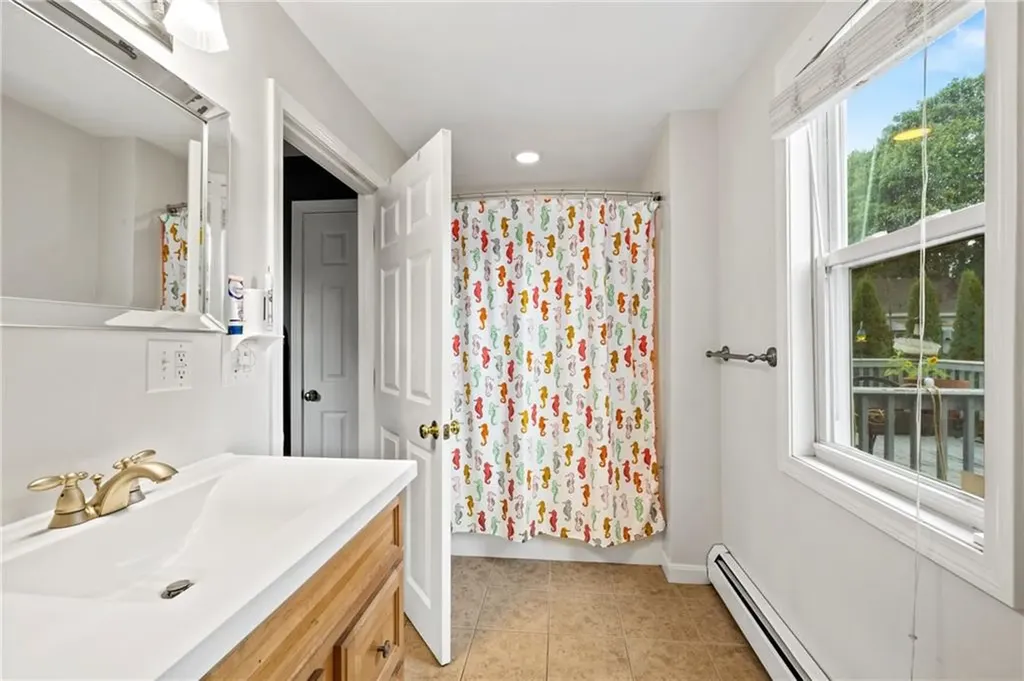 23 Earl Street West Warwick RI 02893
