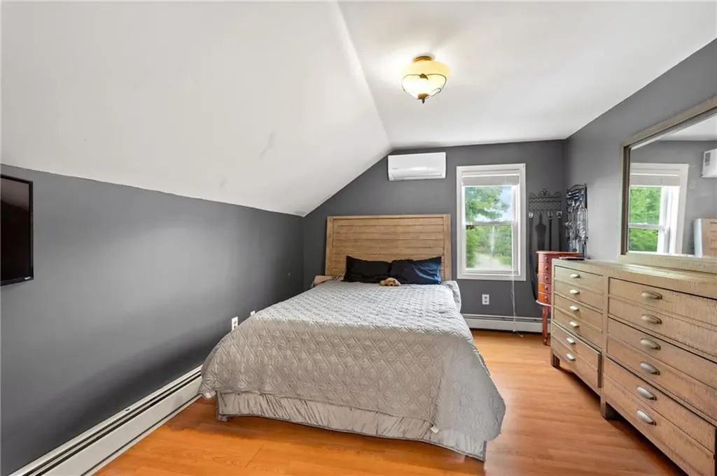 23 Earl Street West Warwick RI 02893