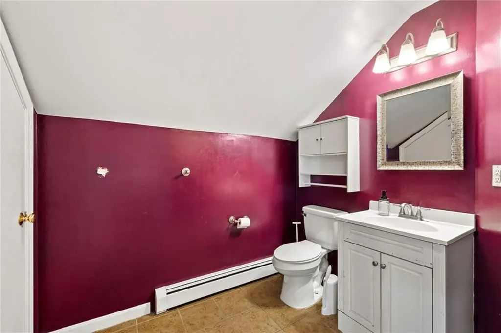 23 Earl Street West Warwick RI 02893