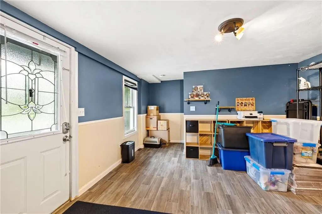 23 Earl Street West Warwick RI 02893
