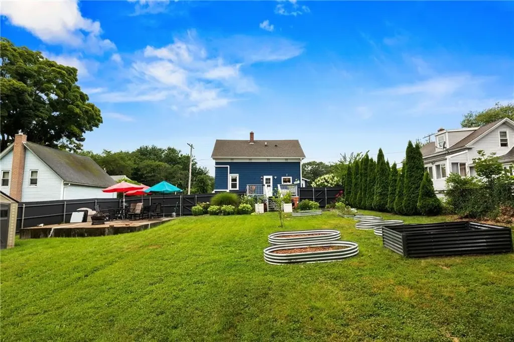 23 Earl Street West Warwick RI 02893
