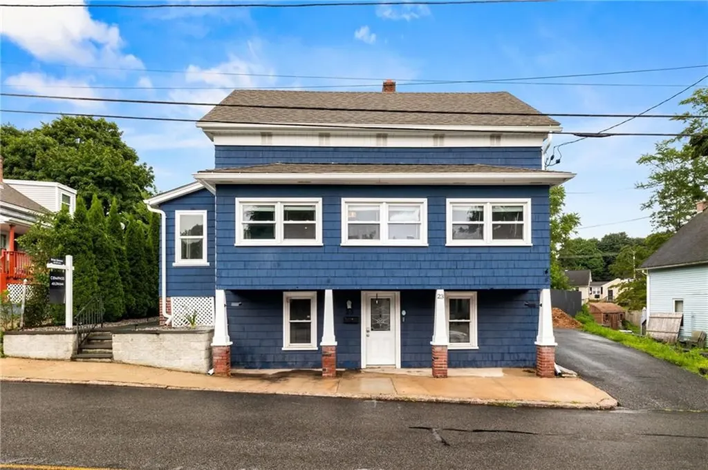 23 Earl Street West Warwick RI 02893