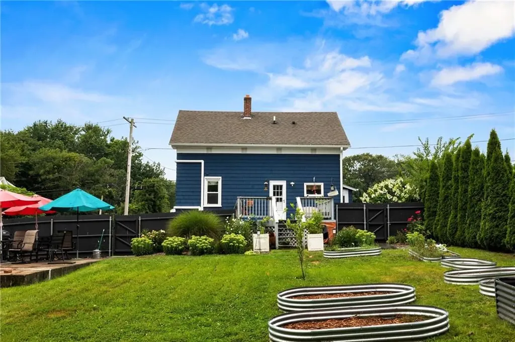 23 Earl Street West Warwick RI 02893