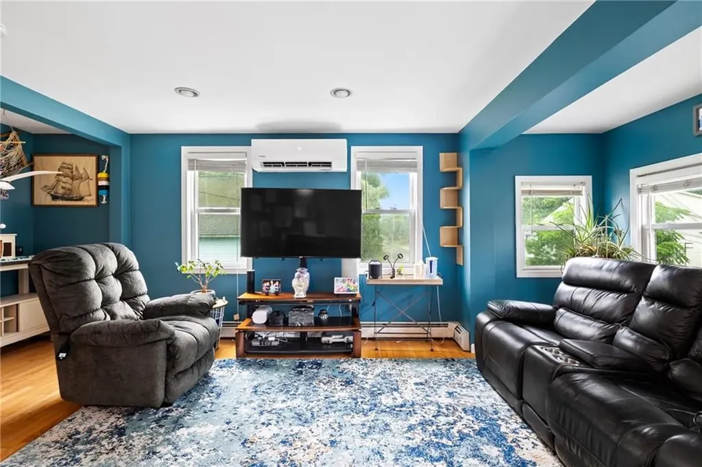 23 Earl Street West Warwick RI 02893