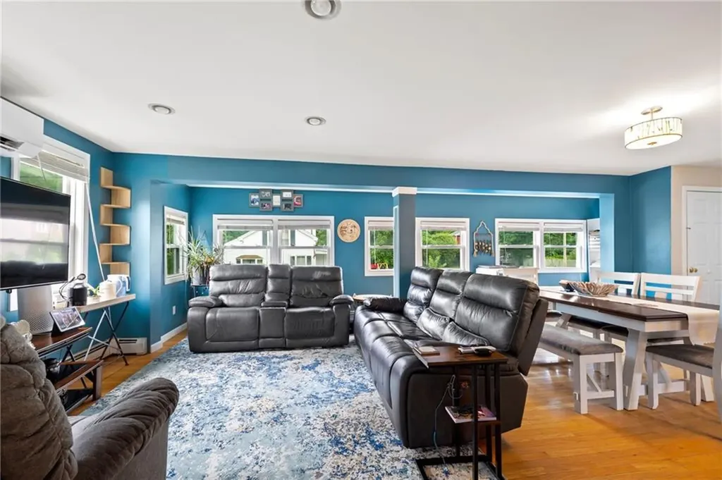 23 Earl Street West Warwick RI 02893