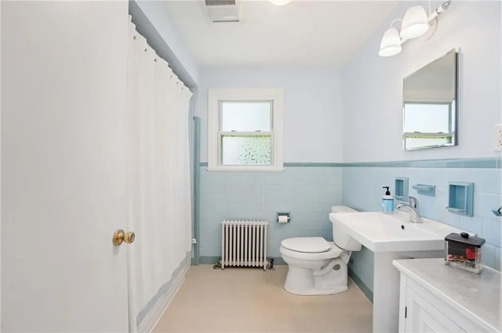 118 Beach Road Bristol RI 02809
