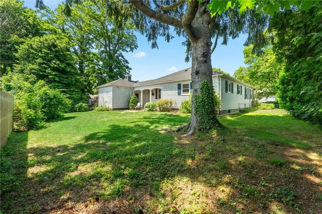 118 Beach Road Bristol RI 02809