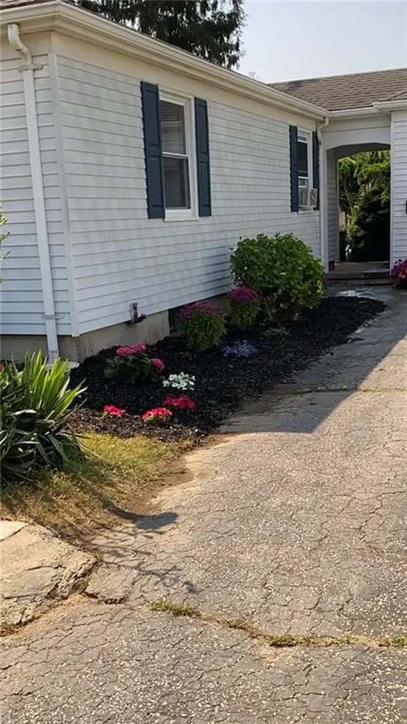 118 Beach Road Bristol RI 02809