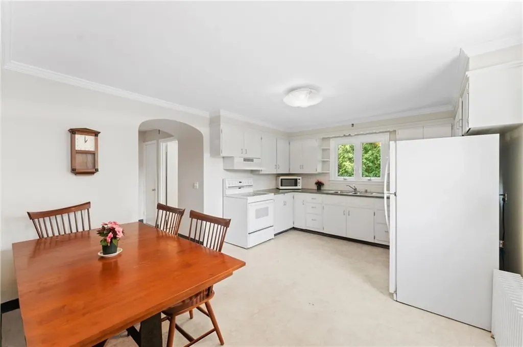 118 Beach Road Bristol RI 02809