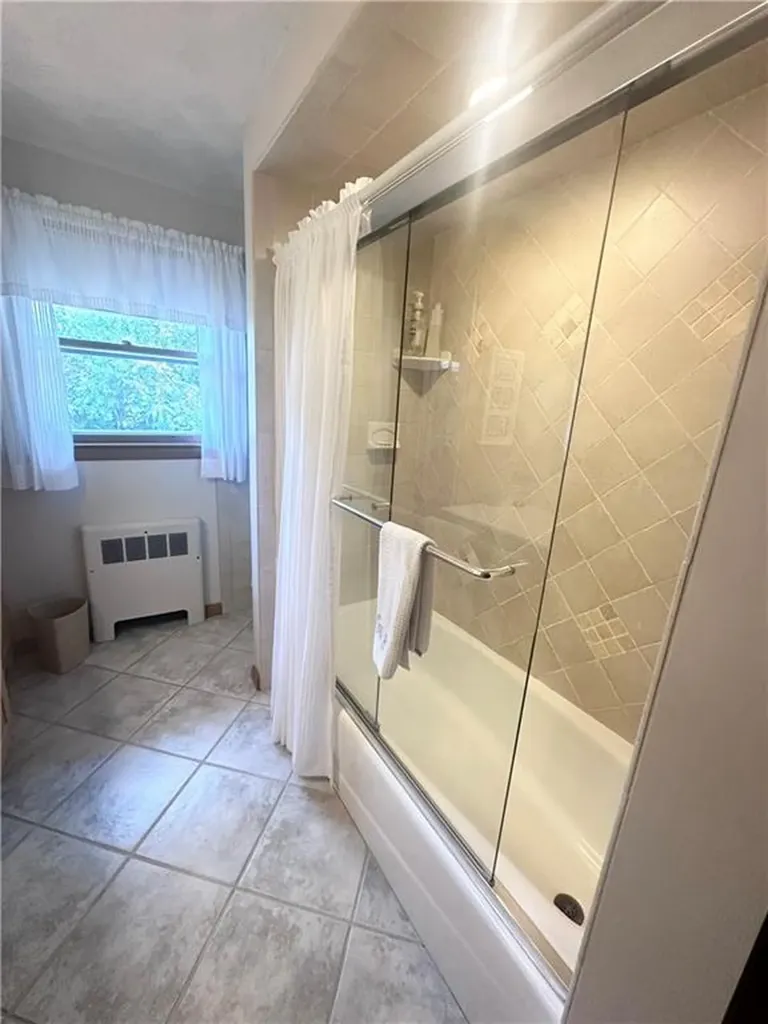 8 Browne Hill Court Lincoln RI 02865
