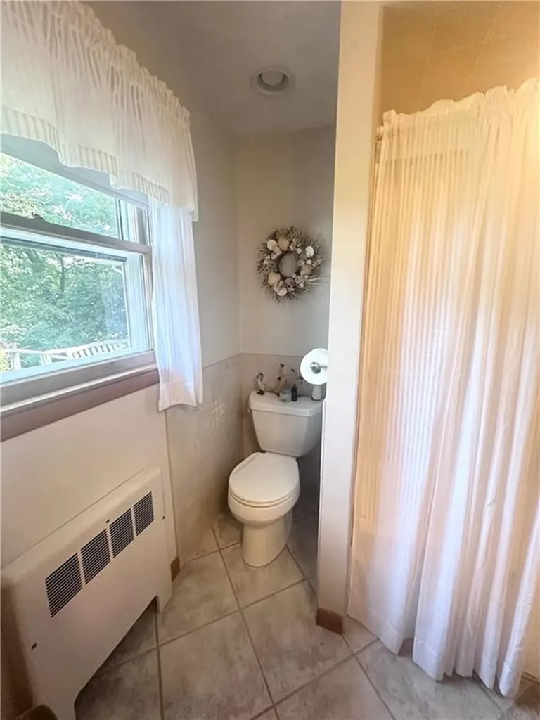 8 Browne Hill Court Lincoln RI 02865