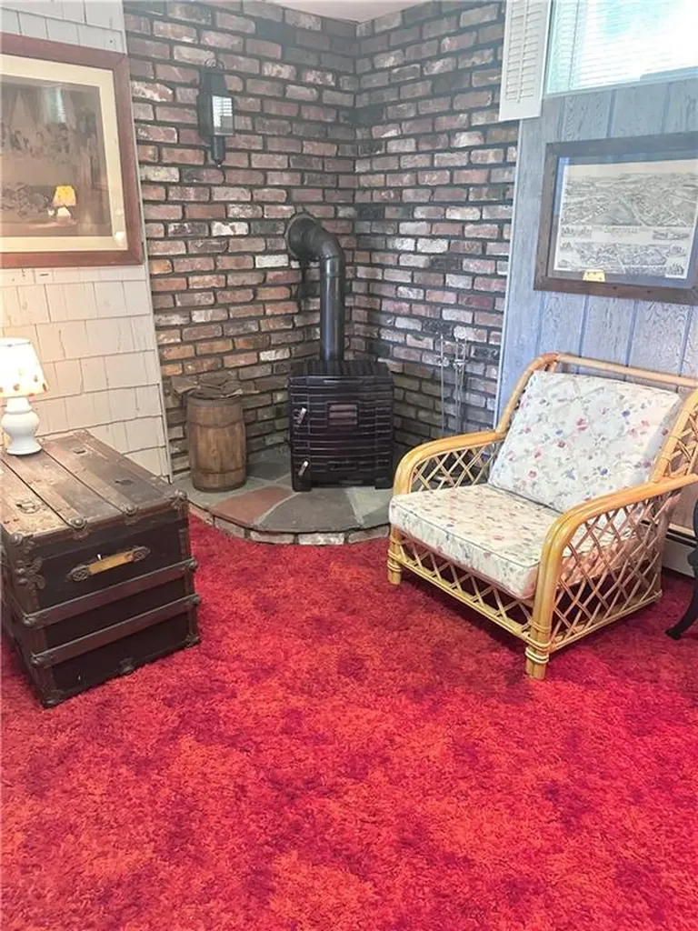 8 Browne Hill Court Lincoln RI 02865