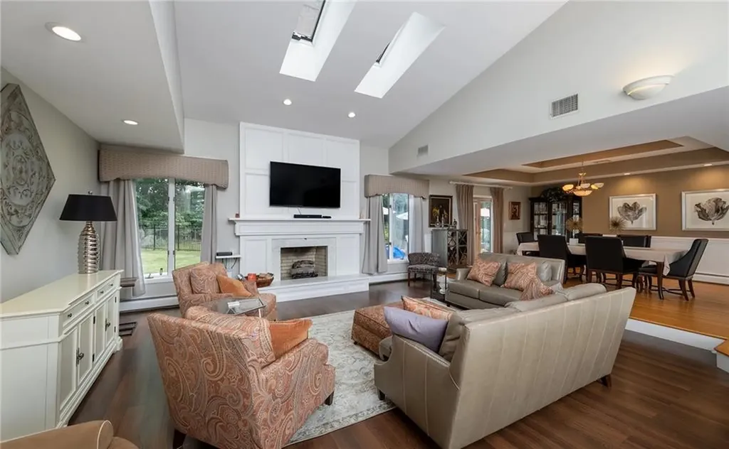 18 Heritage Drive Lincoln RI 02865
