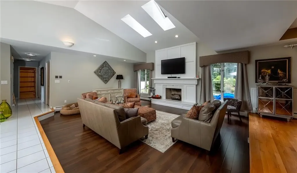 18 Heritage Drive Lincoln RI 02865