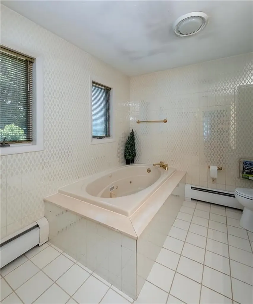 18 Heritage Drive Lincoln RI 02865