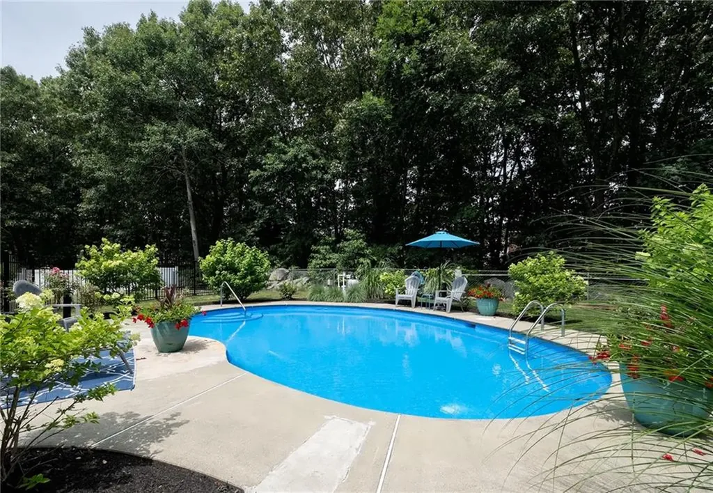 18 Heritage Drive Lincoln RI 02865