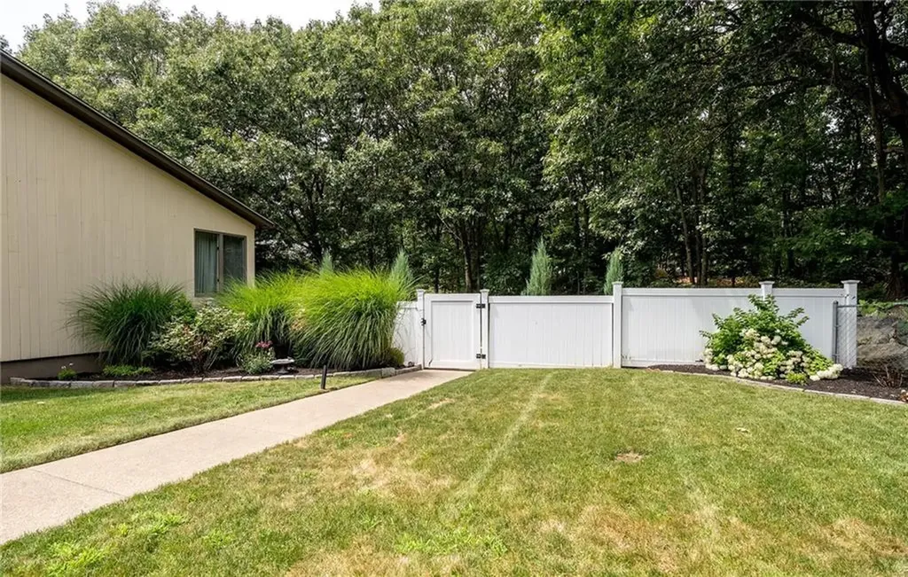 18 Heritage Drive Lincoln RI 02865