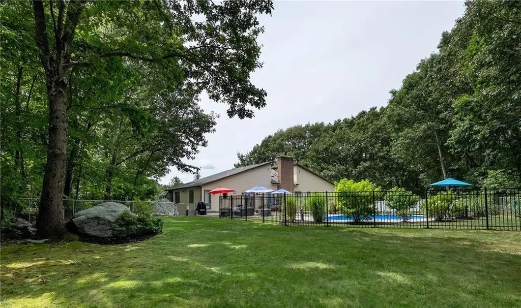 18 Heritage Drive Lincoln RI 02865