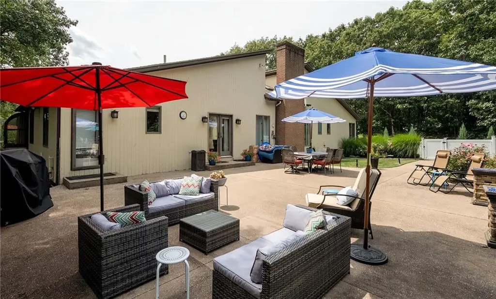 18 Heritage Drive Lincoln RI 02865