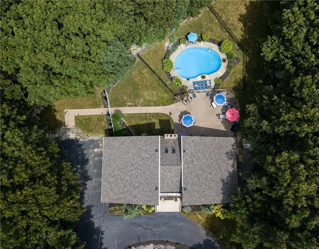 18 Heritage Drive Lincoln RI 02865