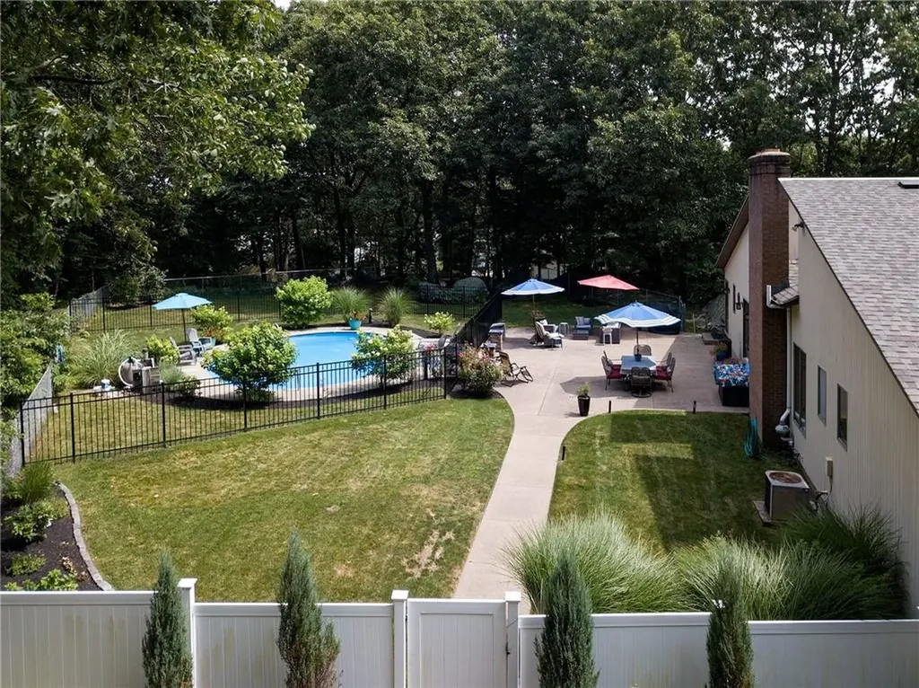 18 Heritage Drive Lincoln RI 02865