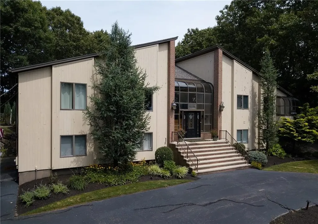 18 Heritage Drive Lincoln RI 02865