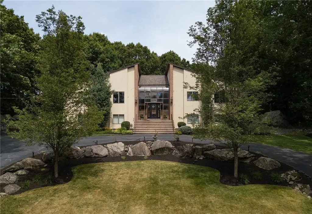 18 Heritage Drive Lincoln RI 02865